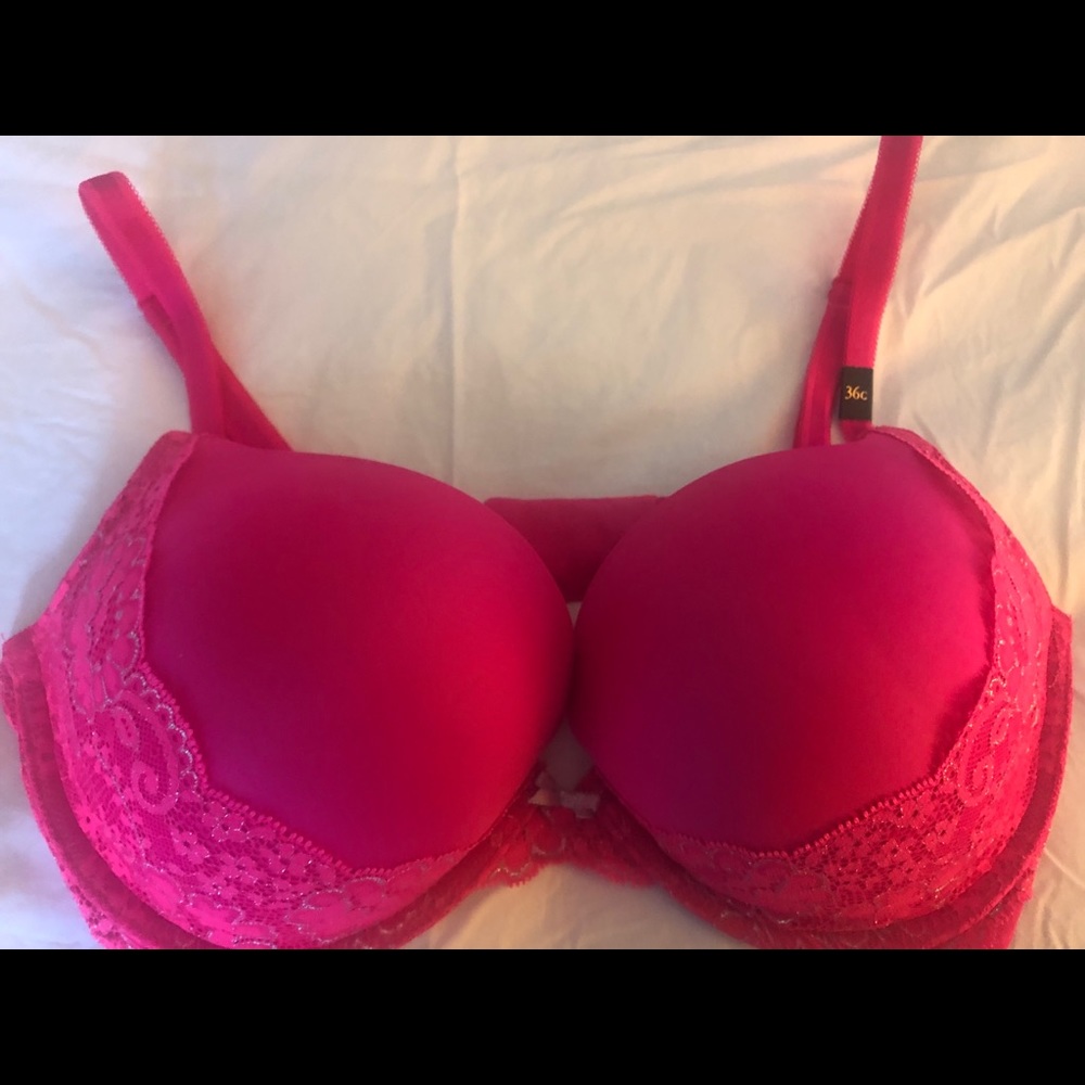 NWT Victoria’s Secret Dream Angels Plunge Bra